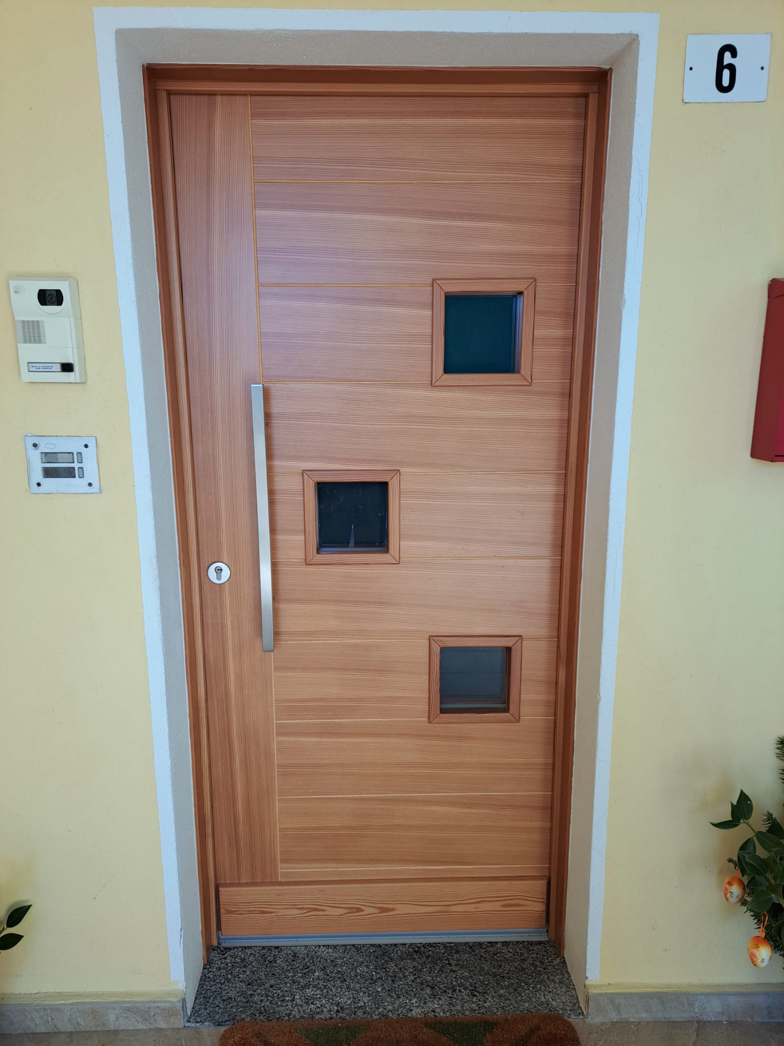 Portoncino con inserti in vetro